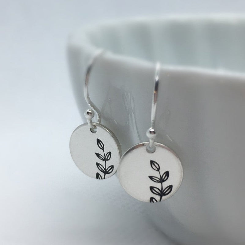 Vintage Geometric Circular Carved Leaf Earrings