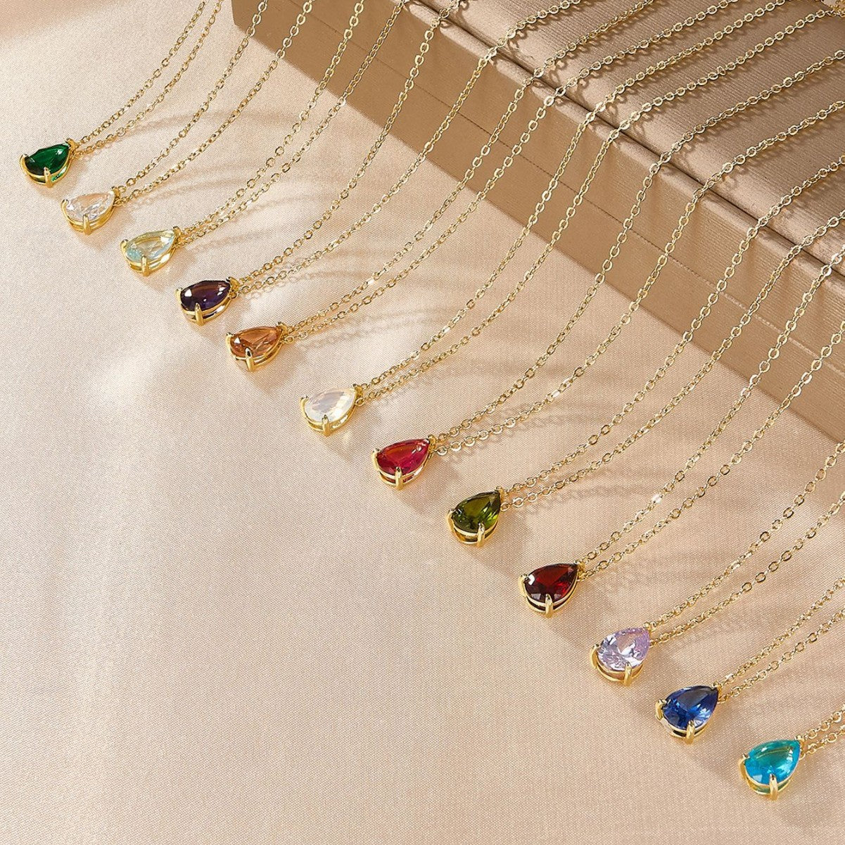 Designer Women's Lightweight Luxury Versatile Necklace Accessories