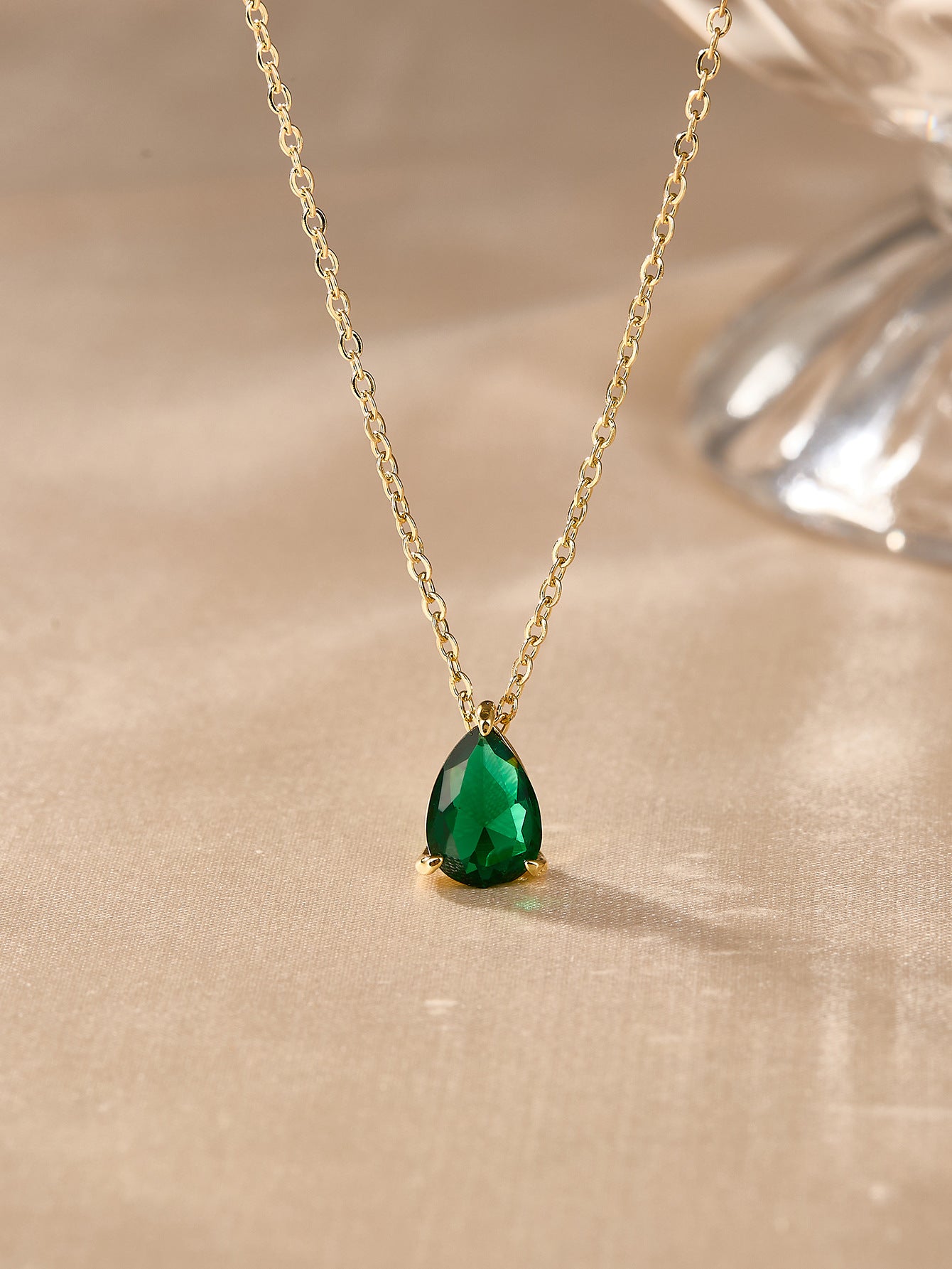 Designer Women's Lightweight Luxury Versatile Necklace Accessories