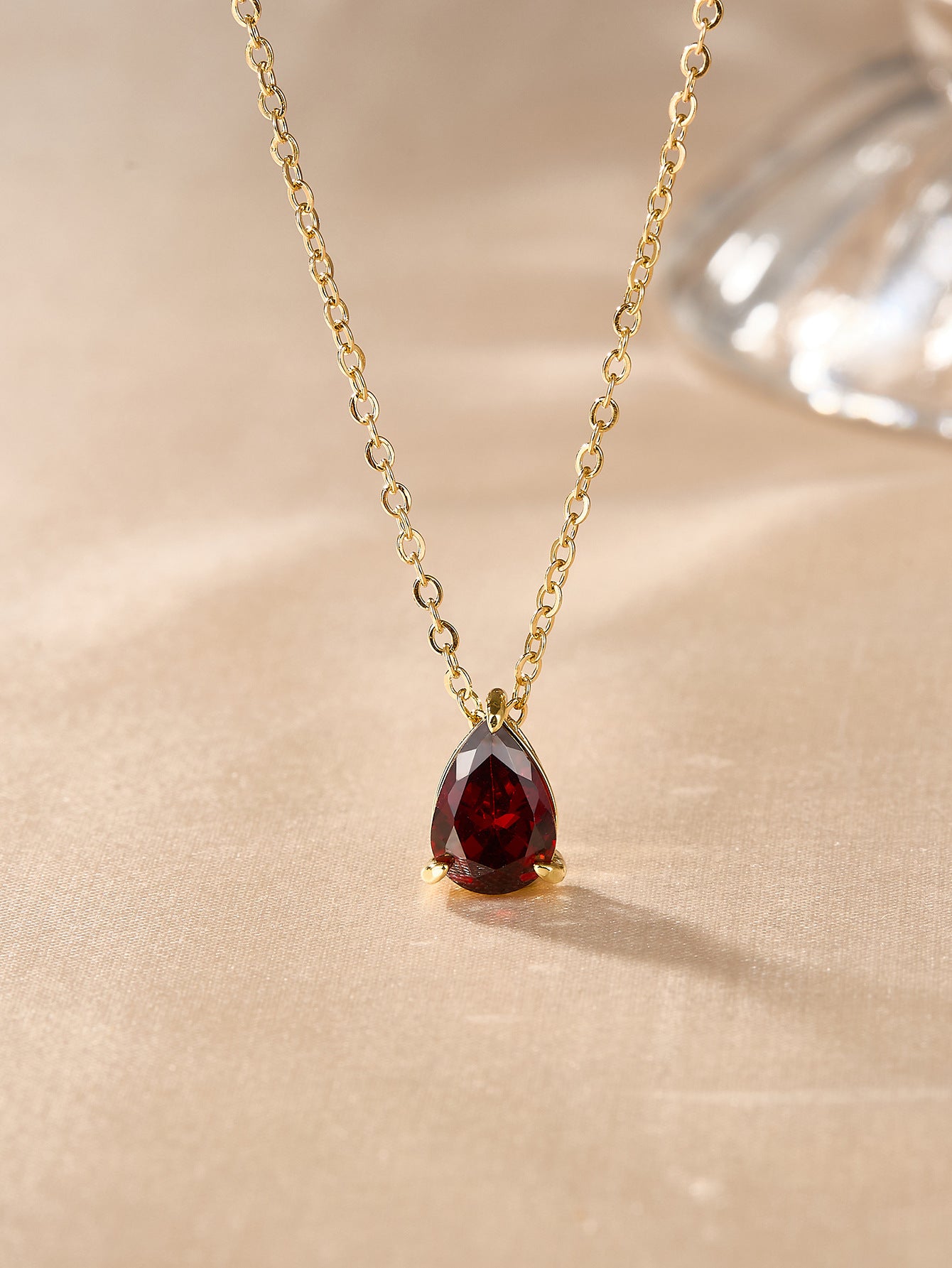 Designer Women's Lightweight Luxury Versatile Necklace Accessories