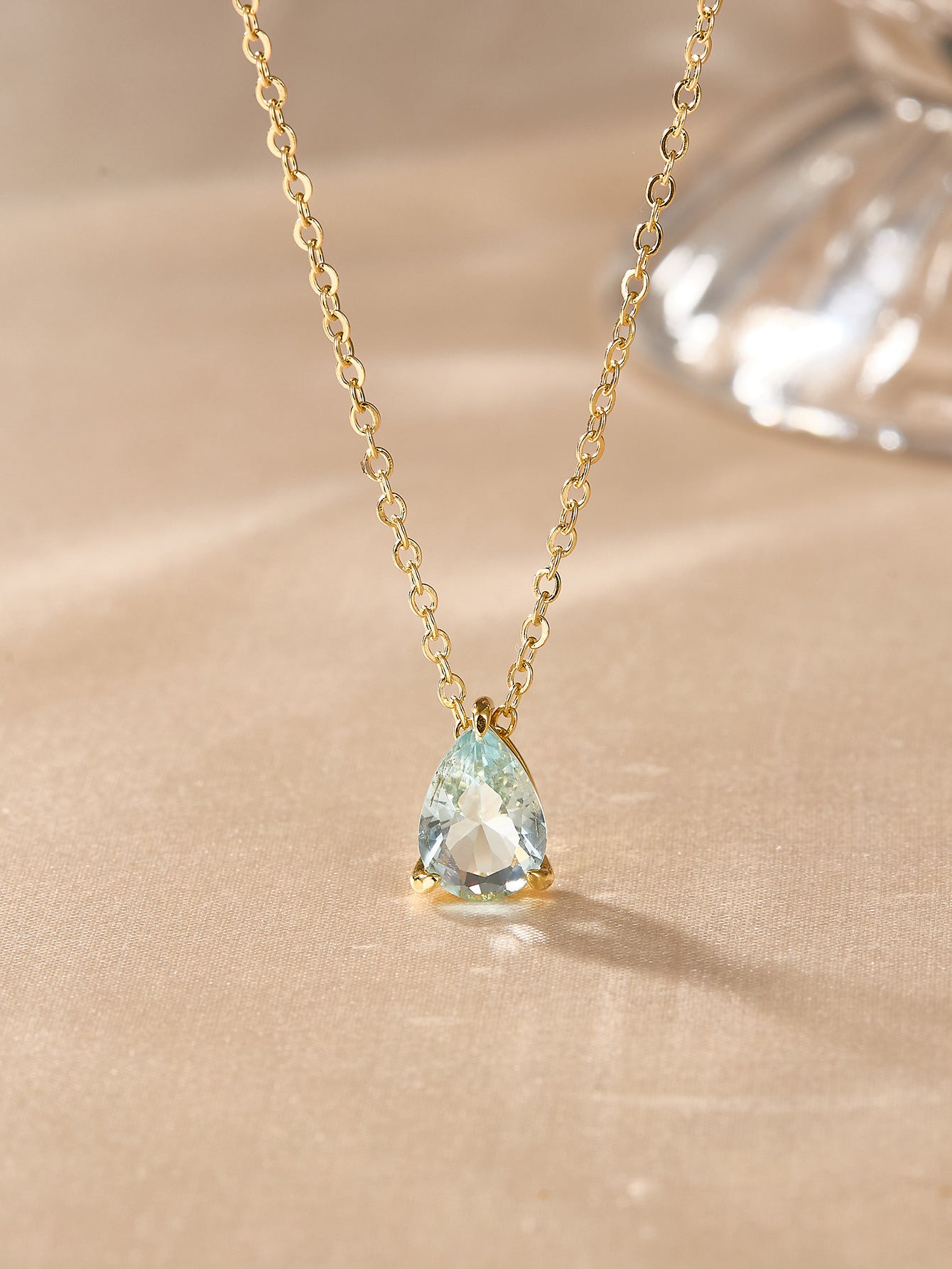 Designer Women's Lightweight Luxury Versatile Necklace Accessories