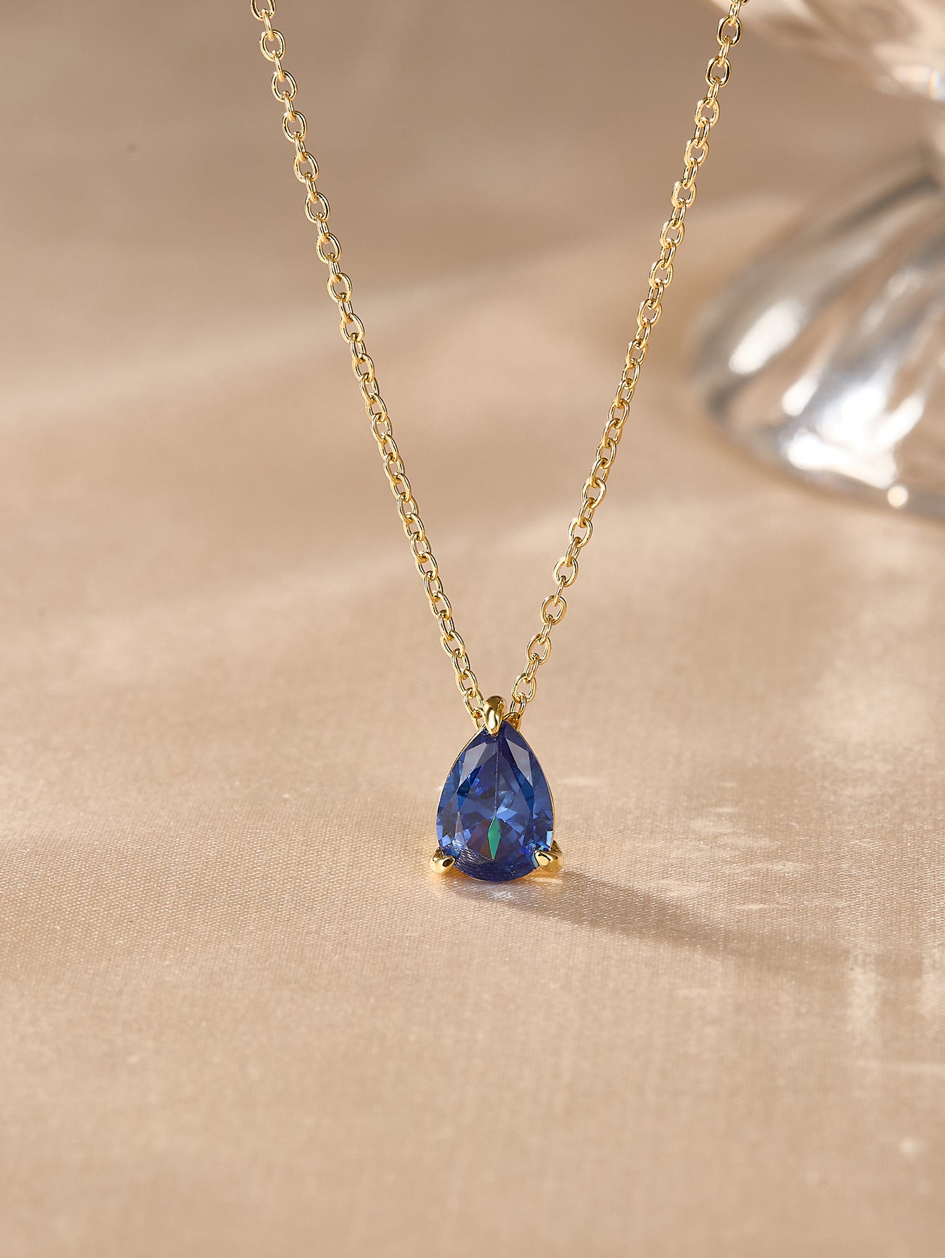 Designer Women's Lightweight Luxury Versatile Necklace Accessories