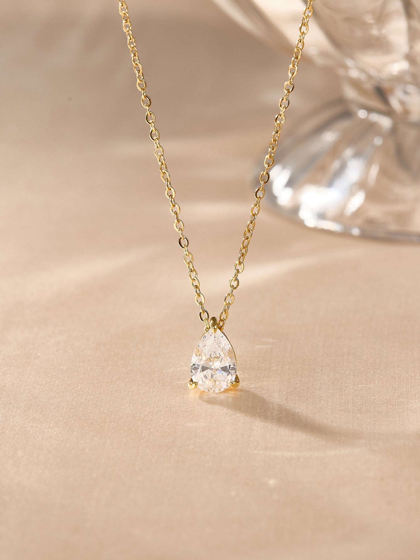 Designer Women's Lightweight Luxury Versatile Necklace Accessories